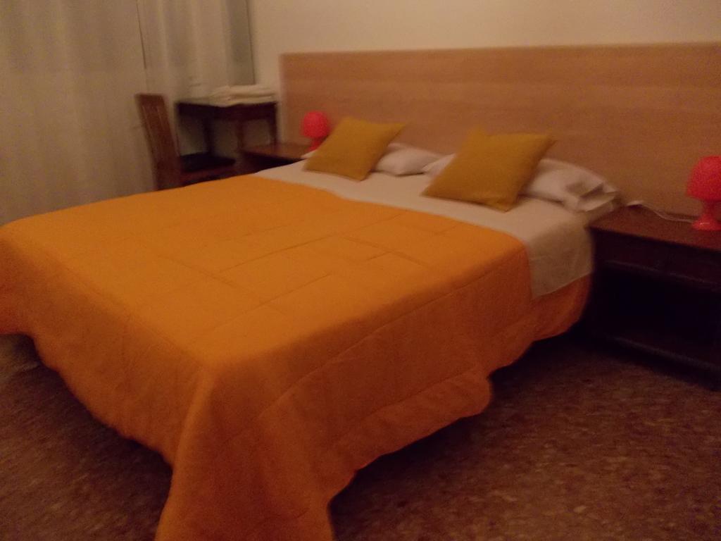 Travellers Lodge Bed & Rooms Τρεβίζο Δωμάτιο φωτογραφία