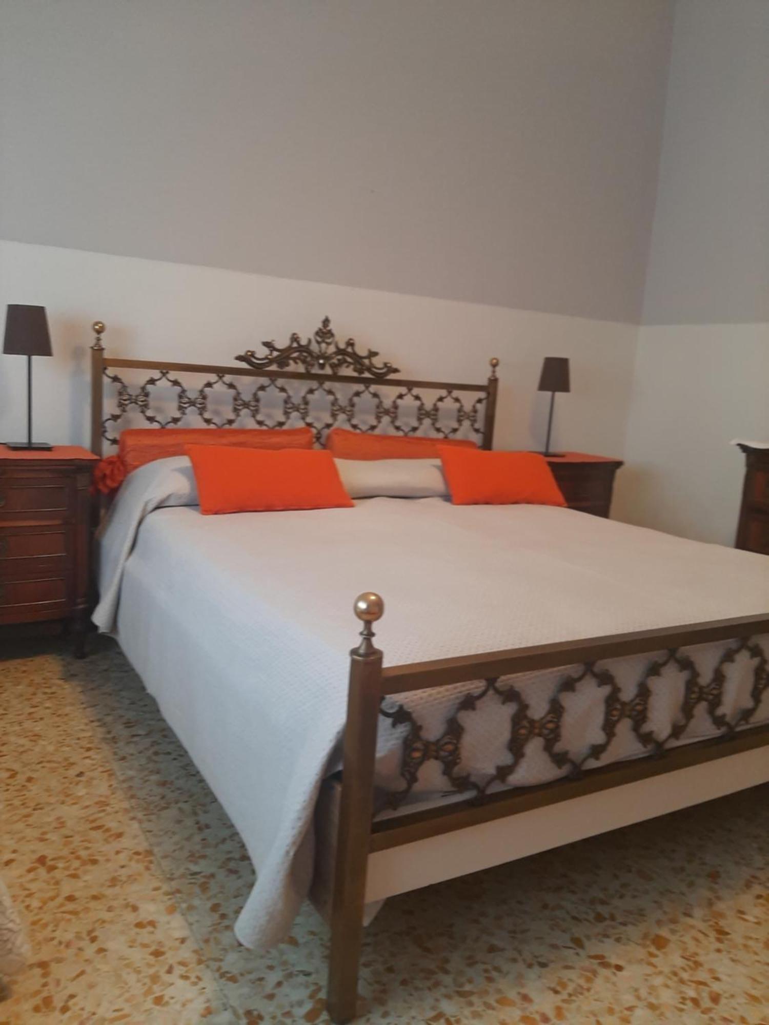 Travellers Lodge Bed & Rooms Τρεβίζο Εξωτερικό φωτογραφία