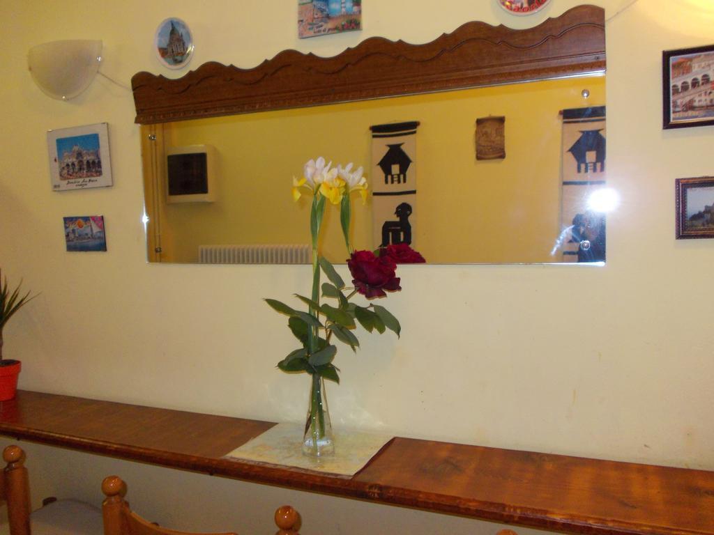 Travellers Lodge Bed & Rooms Τρεβίζο Εξωτερικό φωτογραφία