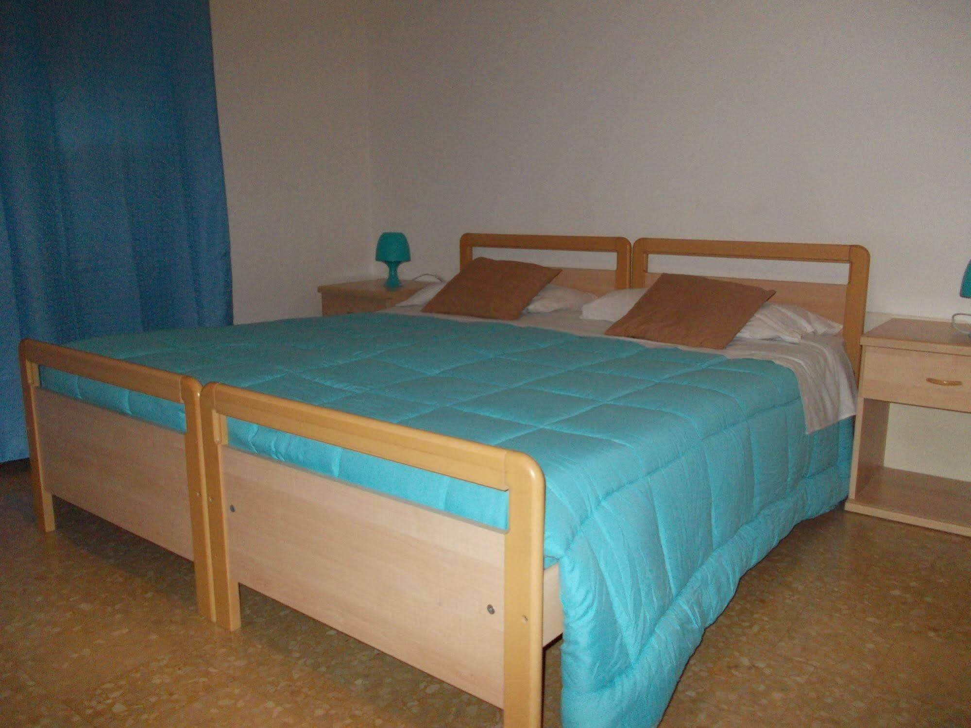 Travellers Lodge Bed & Rooms Τρεβίζο Εξωτερικό φωτογραφία