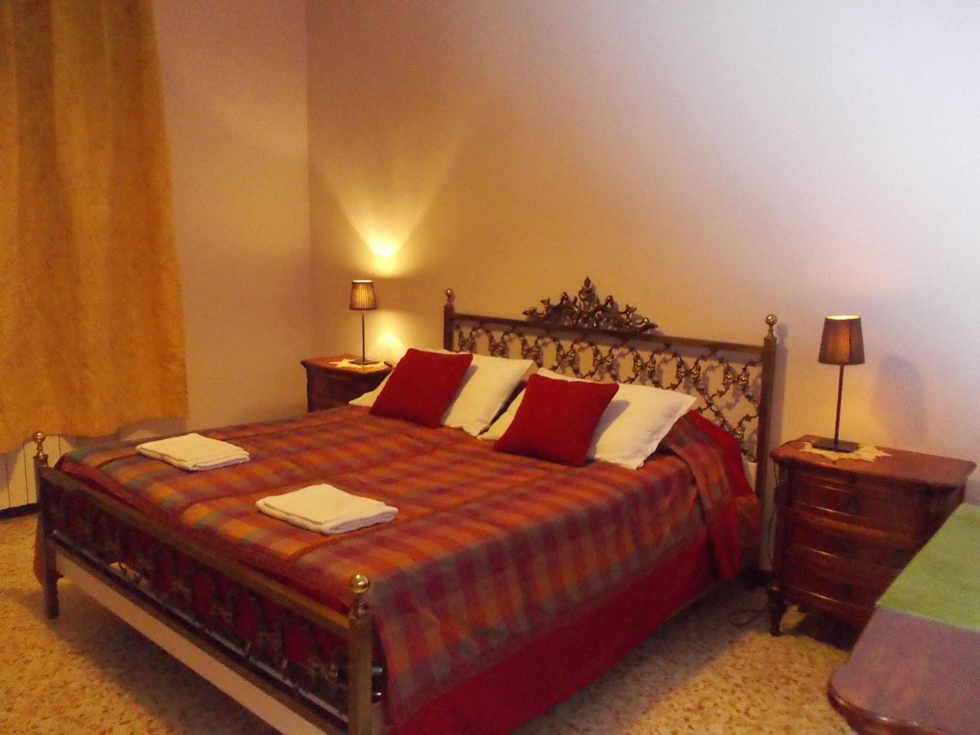 Travellers Lodge Bed & Rooms Τρεβίζο Εξωτερικό φωτογραφία