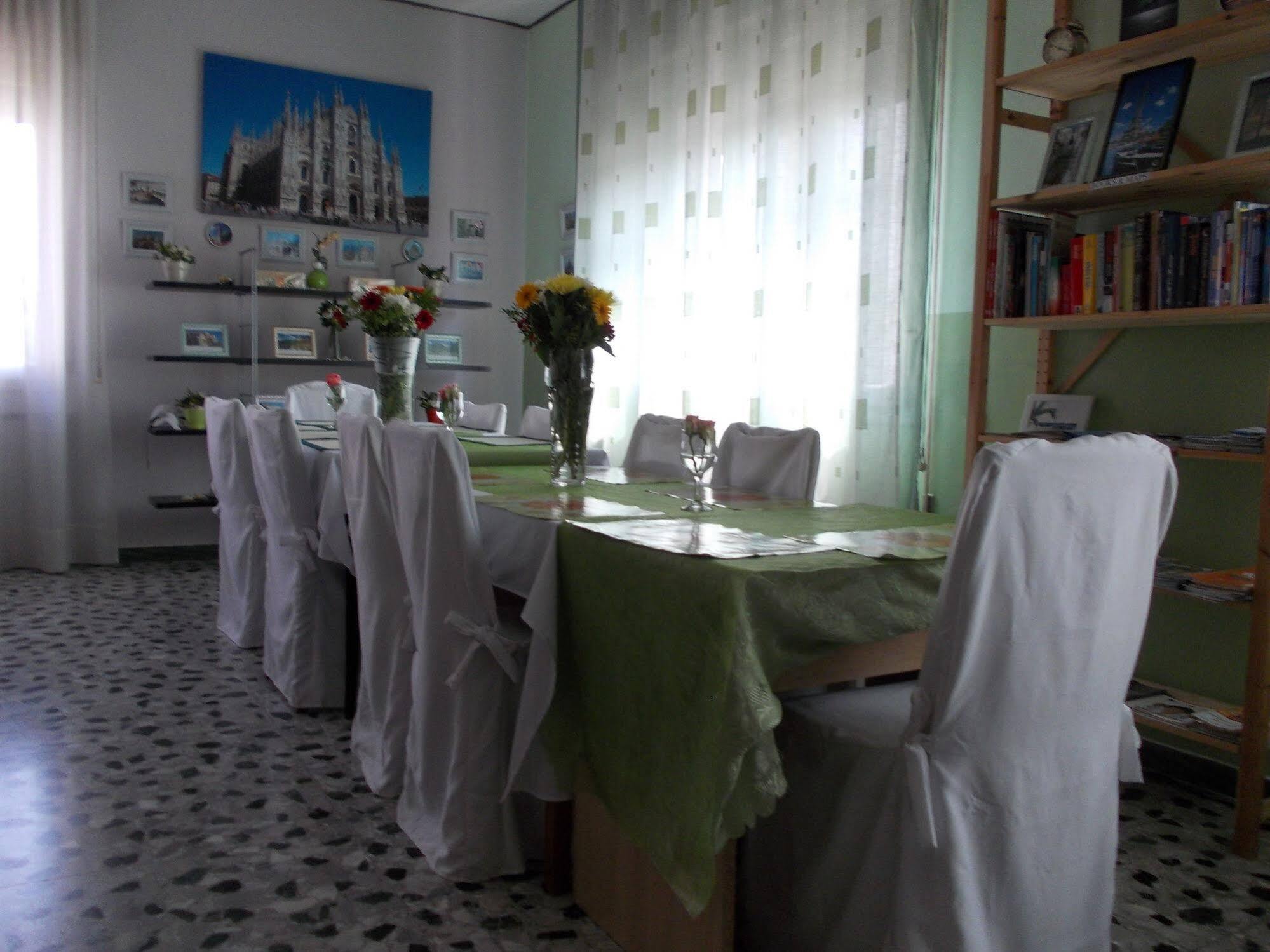 Travellers Lodge Bed & Rooms Τρεβίζο Εξωτερικό φωτογραφία